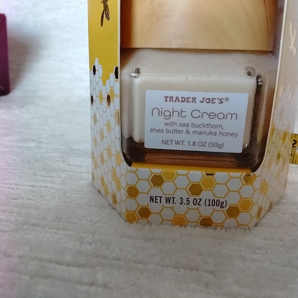Trader Joe's Honey Hydration Day & Night Cream Duo New 2025 - Picture 15 of 15